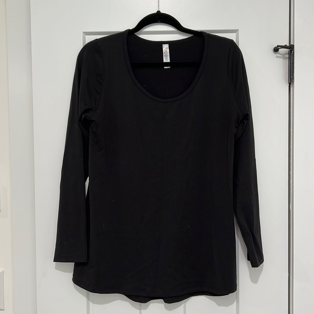 LuLaRoe Lynnae long sleeve shirt